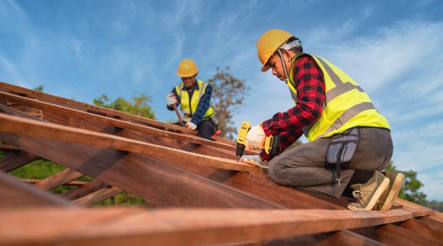 Professional gutter cleaning in Easton, WA